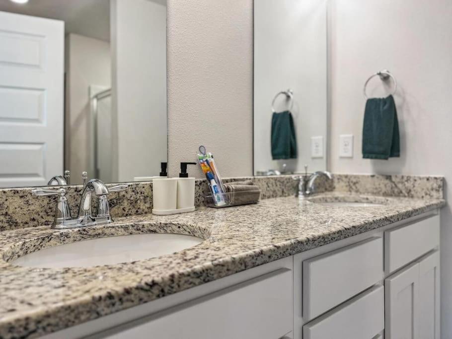 Luxury Townhome Near Downtown And Pensacola Beach Kültér fotó