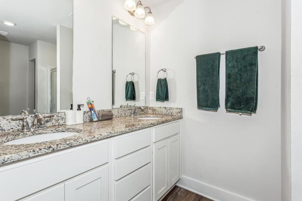 Luxury Townhome Near Downtown And Pensacola Beach Kültér fotó